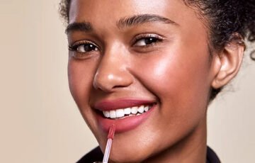 Sisley Paris Color Cloud Lipstick And Blush (3)
