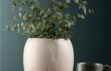 Belleek Living Fern Vase (1)