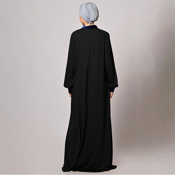 Timeless Modesty The Classic Black Abaya 3
