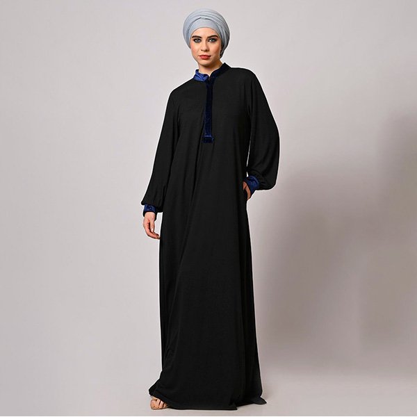 Timeless Modesty The Classic Black Abaya 4