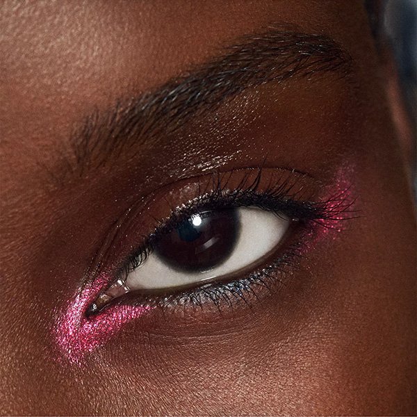 M·A·C Metallic Dazzleshadow in Fuchsia Future 3 M·A·C Metallic Dazzleshadow in Fuchsia Future - Image 3