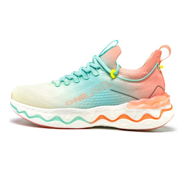Cushioned Running Shoes OneMix Milk-Shock with vacuum foaming midsole
