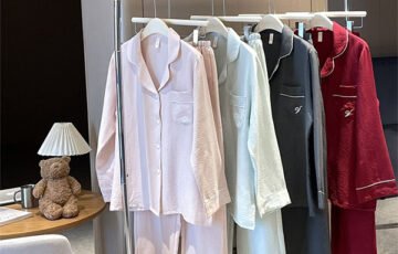 V-Neck Couple Pajamas Leisure Wear Set (1)