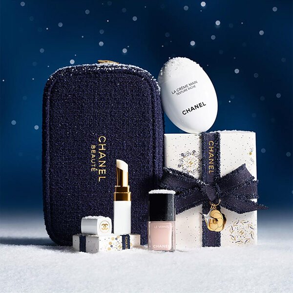 CHANEL Beauty Essentials Gift Set