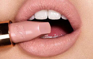 Charlotte Tilbury Hot Lips Lipstick in Kim K.W (3)